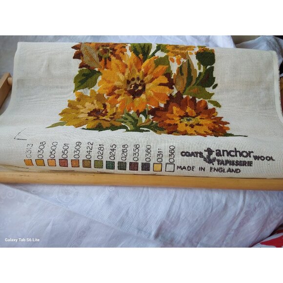 Penelope Soleil sunflower needlepoint canvas partially completed on wood frame - Picture 6 of 8